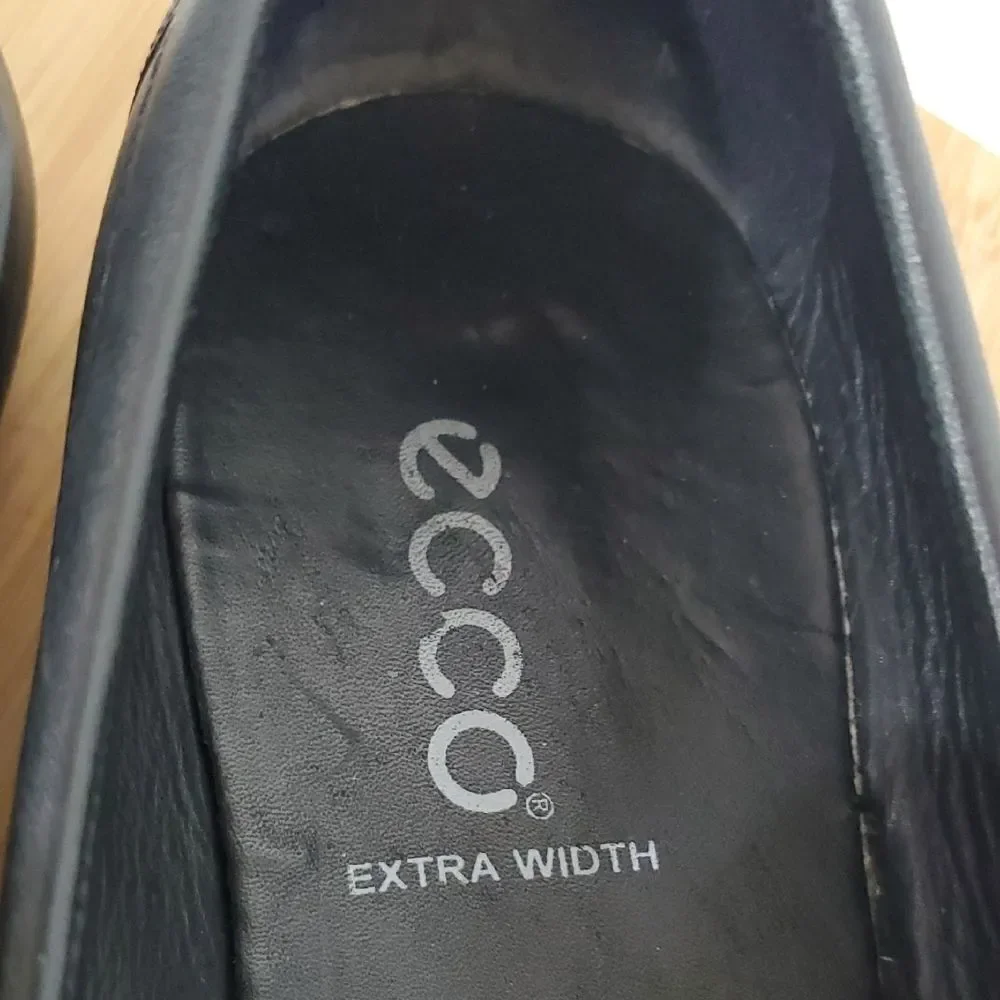 Ecco Men's Classic Black Leather Slip-Ons EU 42 Extra Width